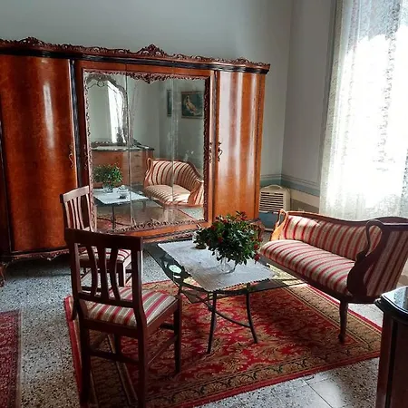 Cecchi's Old * Arezzo